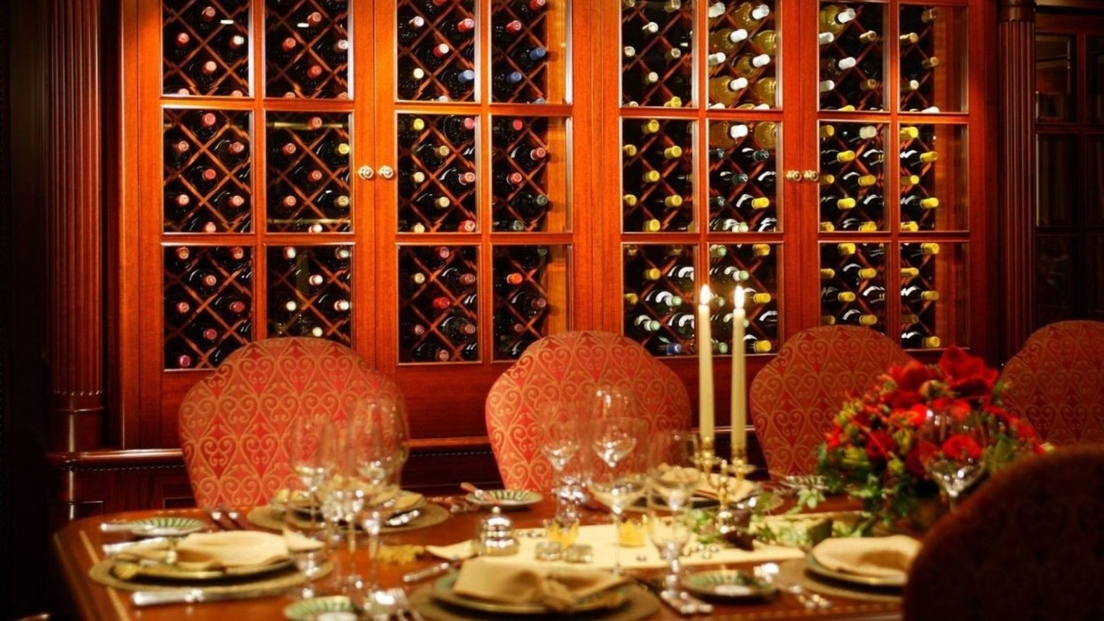 Glassware & Cutlery Storage